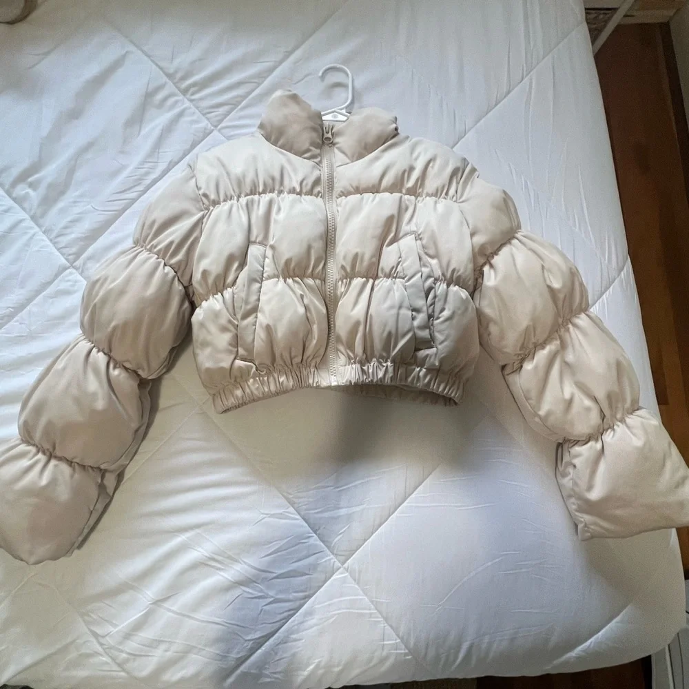 Cream cropped puffer coat - Picture 2 of 7